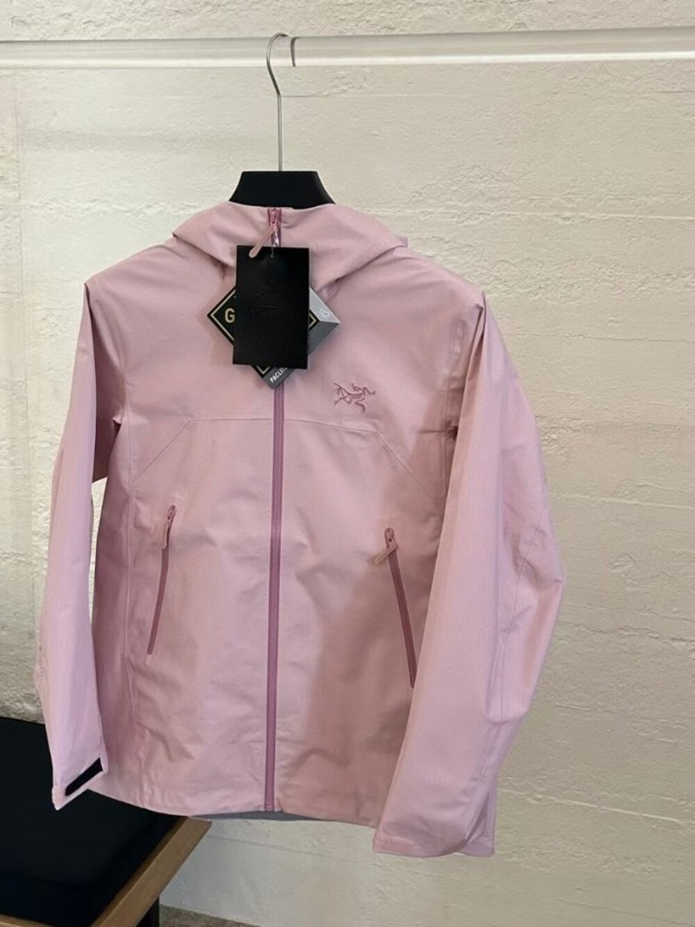 Arcteryx Beta Series Beta LT JacketHooded Hardshell Jacket, SizeM